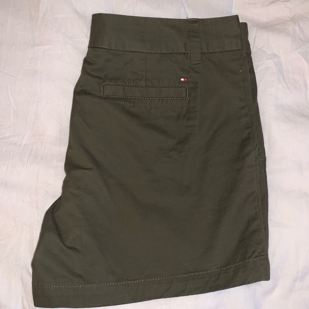 NWT Tommy Hilfiger Olive Green Chino Khaki Cuffed Shorts